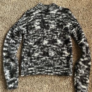 MOCK NECK SWEATER